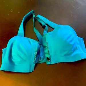 Victoria secret sport knockout 36C